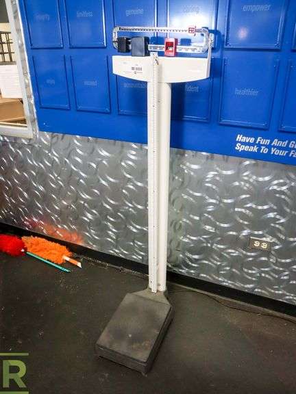 Seca Height And Weight Scale, 400lbs Capacity - Roller Auctions