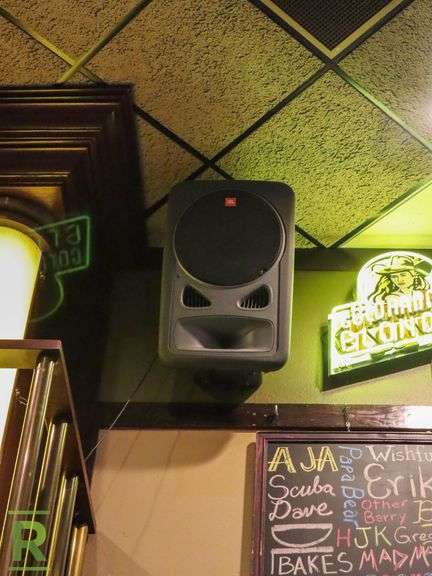 Speakers; (2) JBL and (31) EV's - Roller Auctions