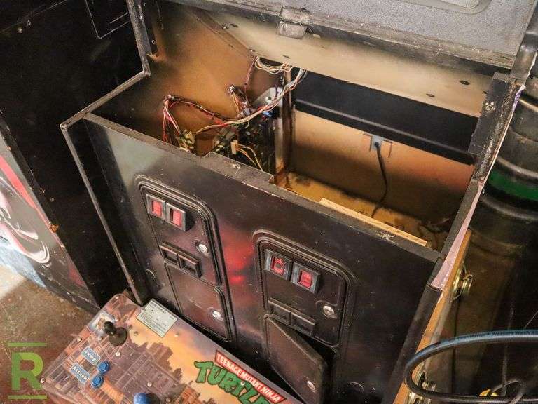 Konami Teenage Mutant Ninja Turtles Arcade Game - Roller Auctions