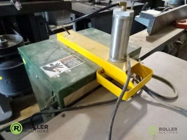 Castle TSM21 Pocket Cutter With Foot Pedal Roller Auctions