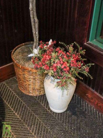 Artificial Tree And Plant - Roller Auctions