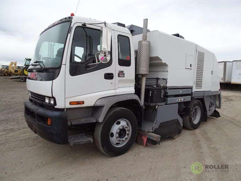 2004 TENNANT CENTURION Street Sweeper, Mounted On GMC T7500 Chassis