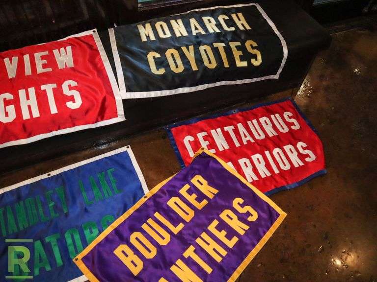 (5) Pennants - Roller Auctions