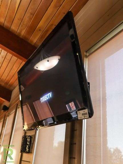 (3) Panasonic TCP50X3 TVs, 50" & (2) 42" - Roller Auctions