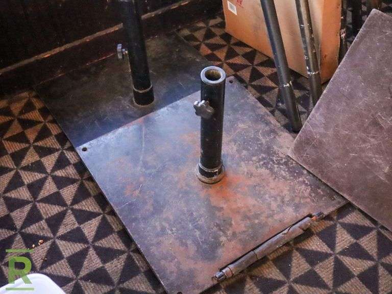 (8) Patios Umbrellas And Stands - Roller Auctions