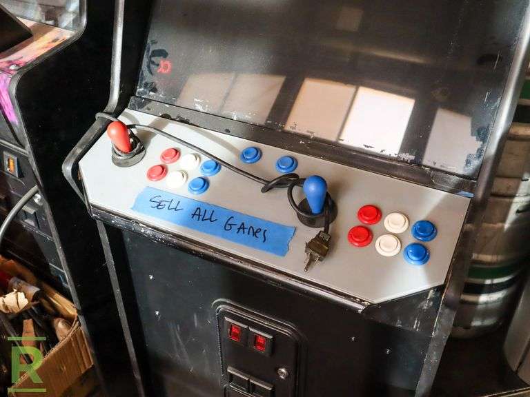 Capcom Street Fighter 2 Champion Edition Arcade Game - Roller Auctions