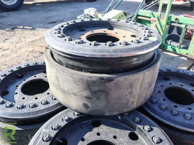 (5) Hutchinson 20X10 Beadlock Wheels With Runflats Roller Auctions