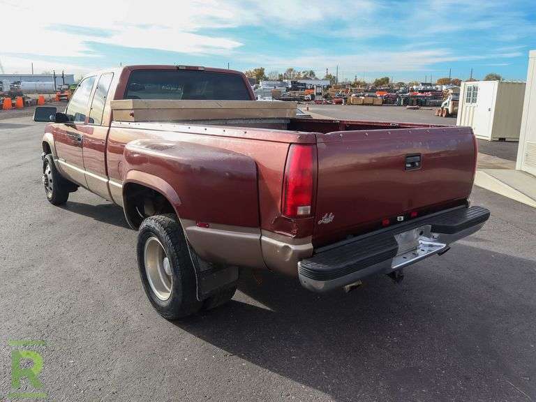 1998 Chevrolet Silverado 3500 4WD Pickup - Roller Auctions