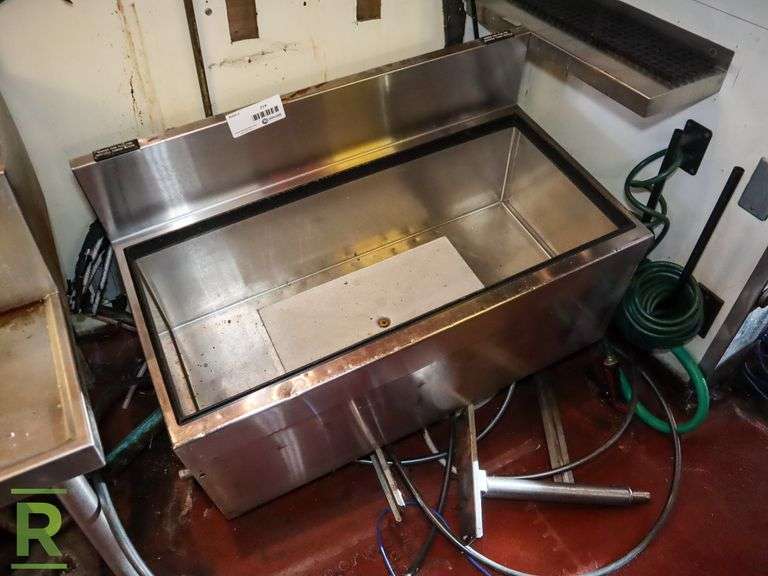 Ice Bin With Cold Plate, 36' x 19" - Roller Auctions