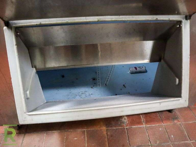 Hoshizaki Ice Maker, Cut Lines with Ice-O-Matic Bin, Inoperable - Roller Auctions