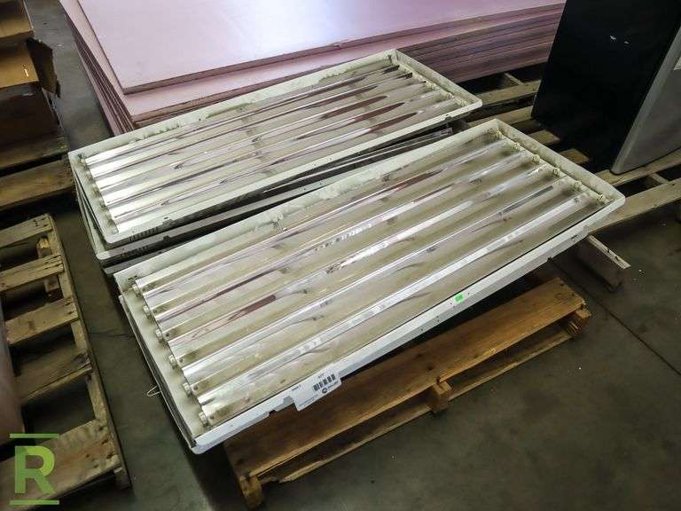Pallet of Light Fixtures Roller Auctions