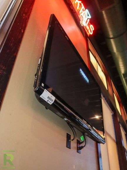 Panasonic Viera TV 50" - Roller Auctions