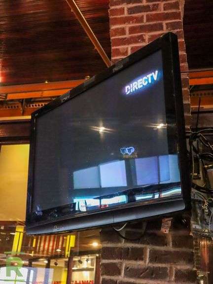 (2) Panasonic TH-42Px8OU TV 42" - Roller Auctions