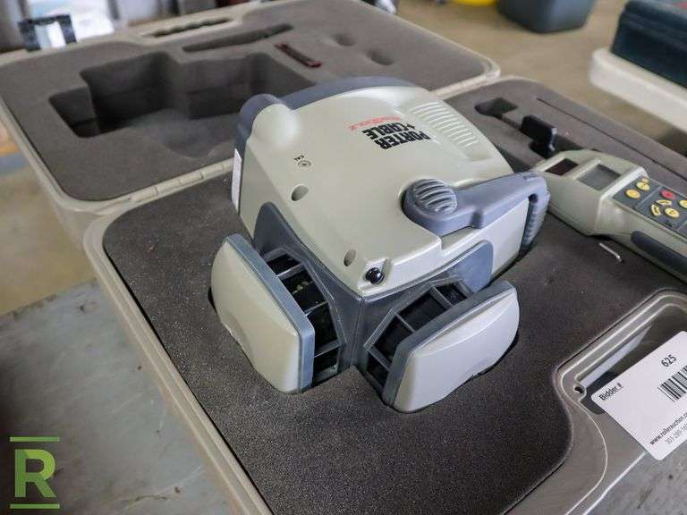 Porter Cable RT-7690-2 Self Leveling Level/Laser System - Roller Auctions