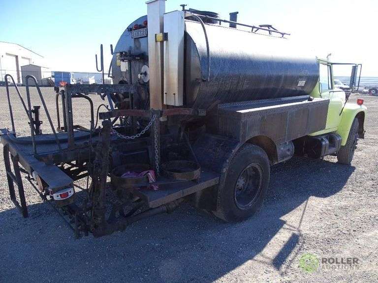 1978 INTERNATIONAL LOADSTAR 1600 S/A Asphalt Distributor Truck, Gas
