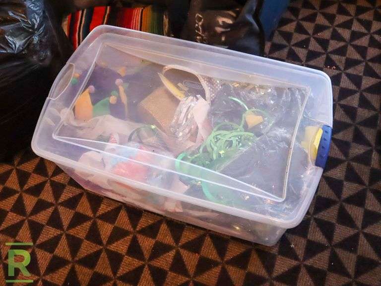 Assorted Holiday Decorations - Roller Auctions