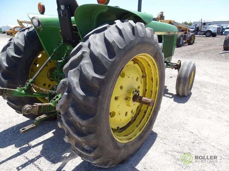 john-deere-2940-agricultural-tractor-1000-pto-500-pto-3-pt-rear