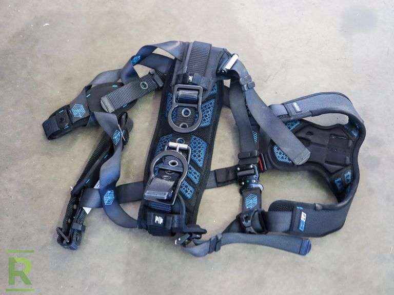 Fall Tech Harness - Roller Auctions