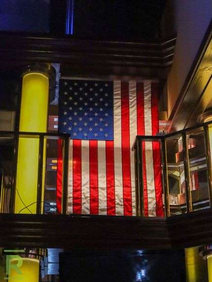 Flag & Decorations - Roller Auctions