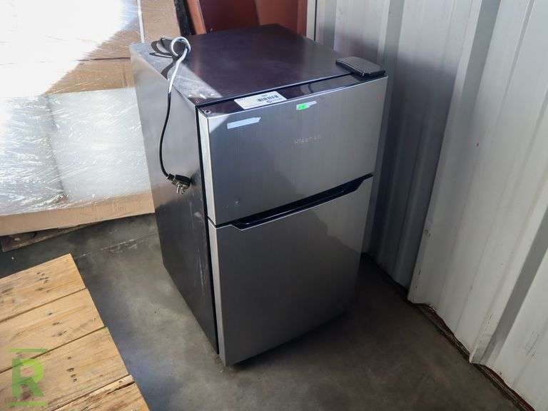 Hisense Mini Fridge / Freezer Combo - Roller Auctions