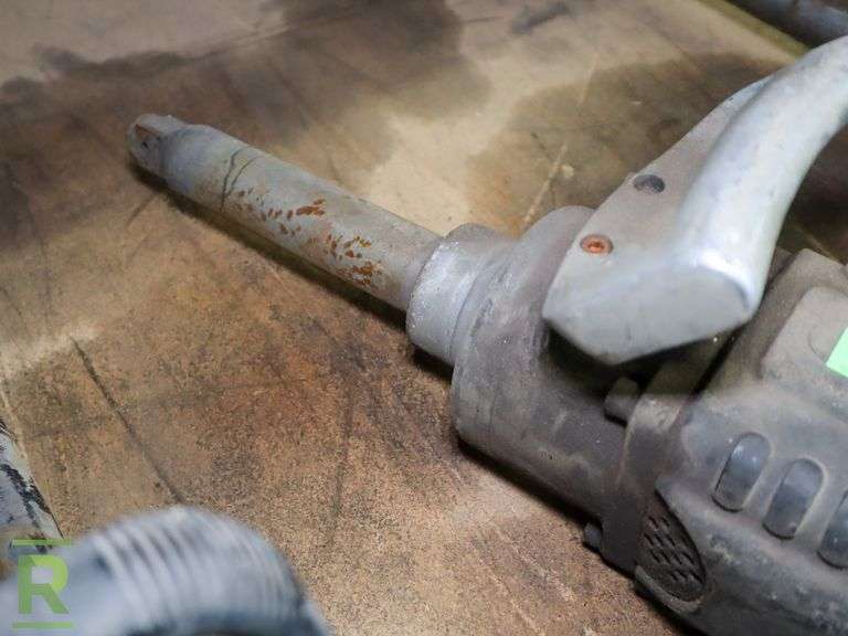 (2) Pneumatic Impact Wrenches - Roller Auctions