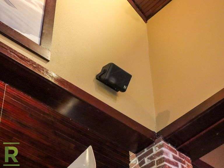Speakers; (2) JBL and (31) EV's - Roller Auctions