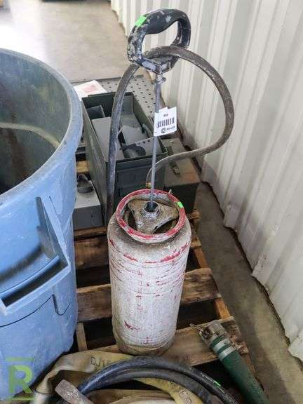 Pallet of Hose, Nozzle, Sprayer and Garbage Can - Roller Auctions