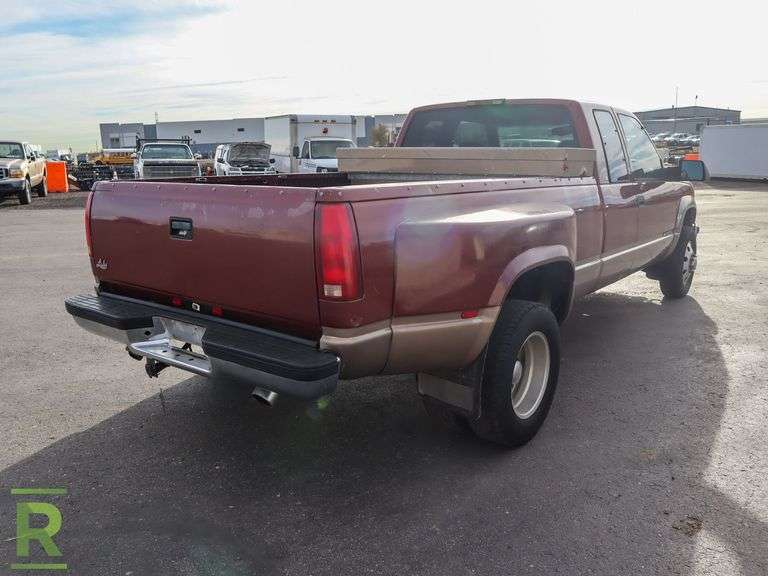 1998 Chevrolet Silverado 3500 4WD Pickup - Roller Auctions