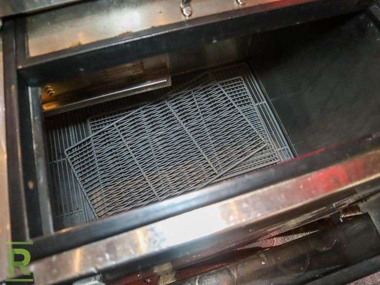 Glastender MF485F1 Bottle Chiller On Casters (Not Cooling) - Roller Auctions