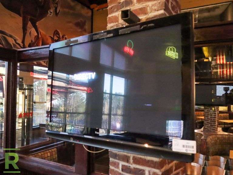 (2) Panasonic TH-42Px8OU TV 42" - Roller Auctions