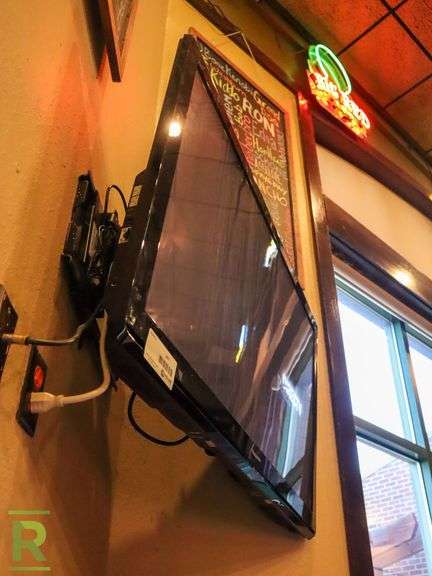 Panasonic TCP50X3 TV 50" - Roller Auctions