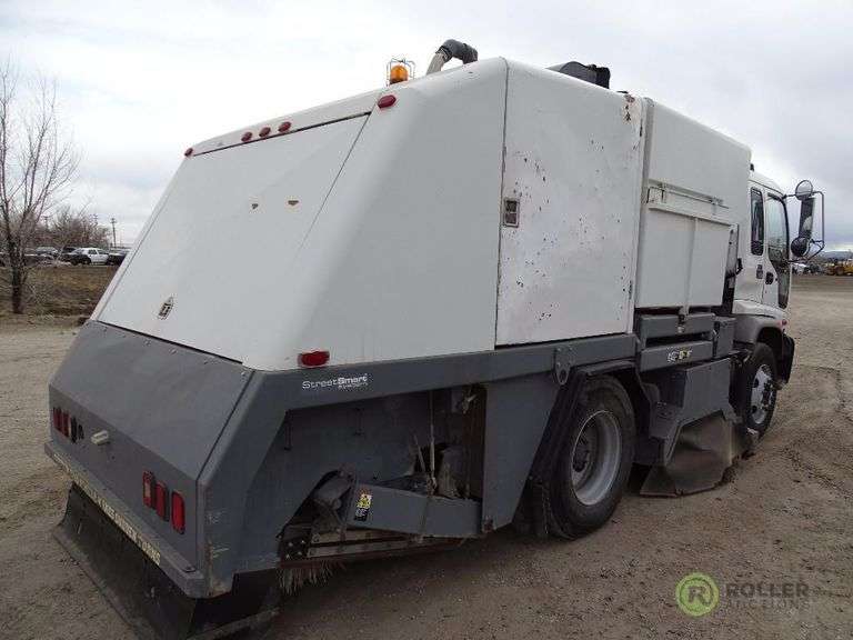 2004 TENNANT CENTURION Street Sweeper, Mounted On GMC T7500 Chassis