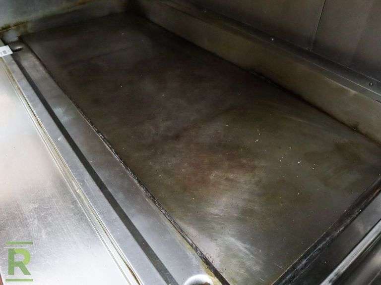 Wolf 5-Burner Flat Top Griddle, Gas, Built In - Roller Auctions