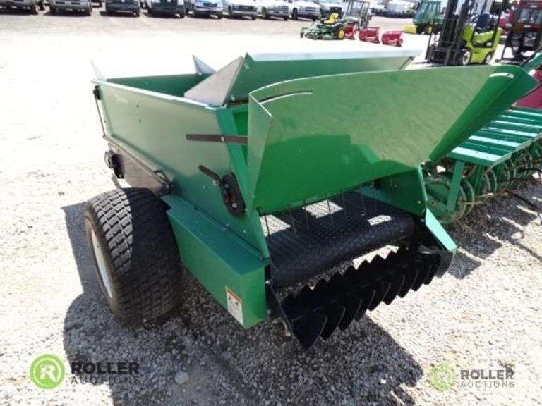 Earth and Turf 320 Pull Behind Multispread Topdresser Roller Auctions