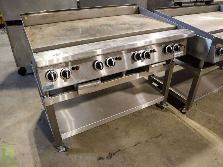 Garland GTGG48GT48M 48" Flat Top Griddle With Stand, Gas Roller Auctions