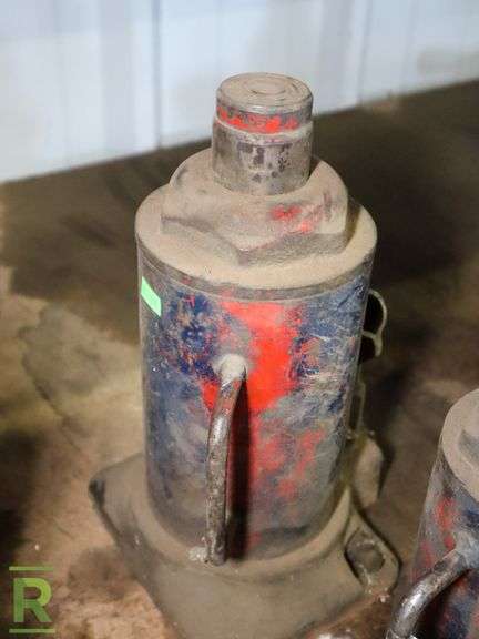 (2) Hydraulic Jack - Roller Auctions