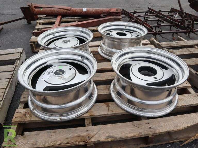 (4) Wheels, 15" - Roller Auctions