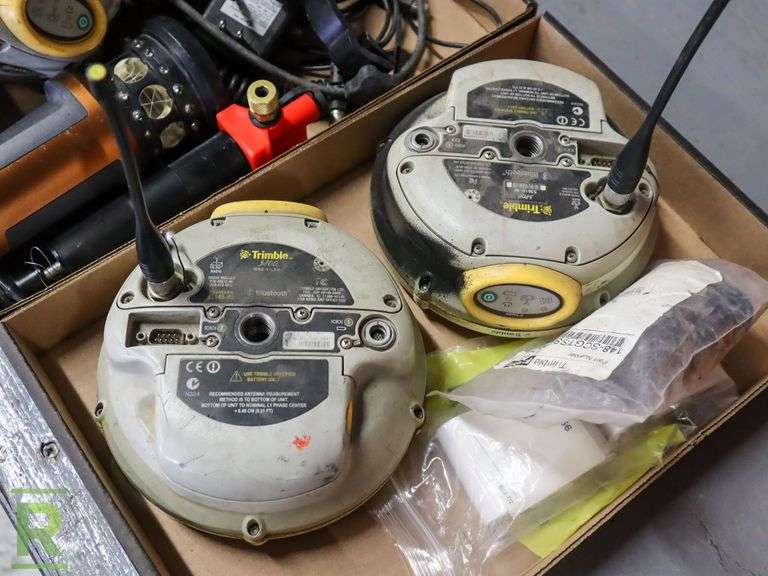 (2) Trays Of Radio Modules and Gas Detectors - Roller Auctions