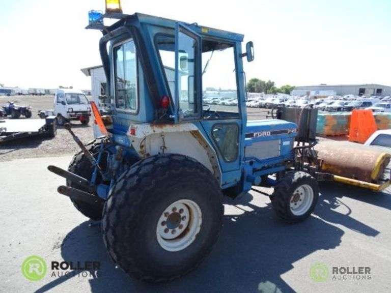 Ford 2120 4WD Tractor, Enclosed Cab, Model 7109, Loader Assembly, 6ft