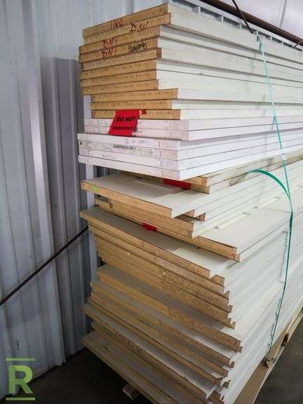 Pallet of Assorted Slab Doors - Roller Auctions