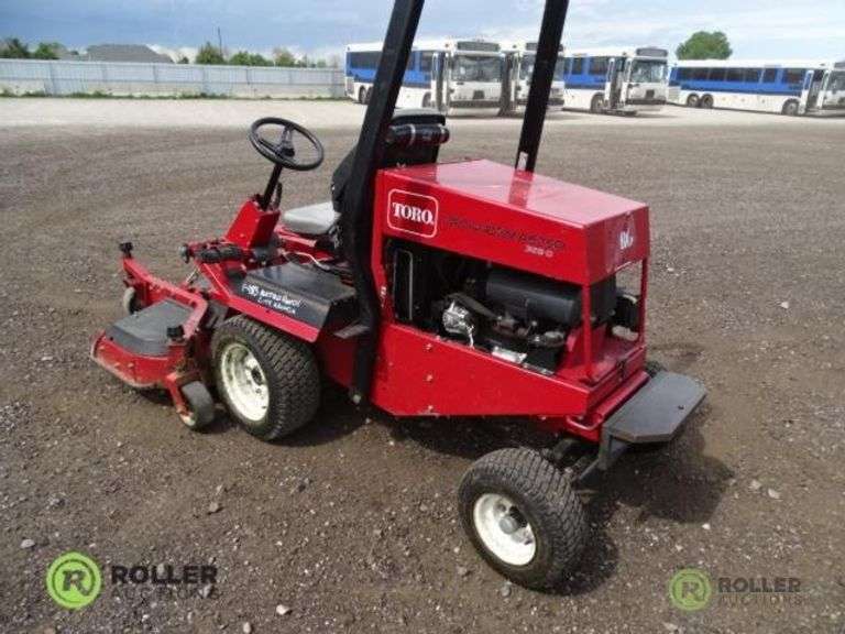 Toro Groundsmaster 328D RideOn Mower, 3Cylinder Diesel Engine, 72in