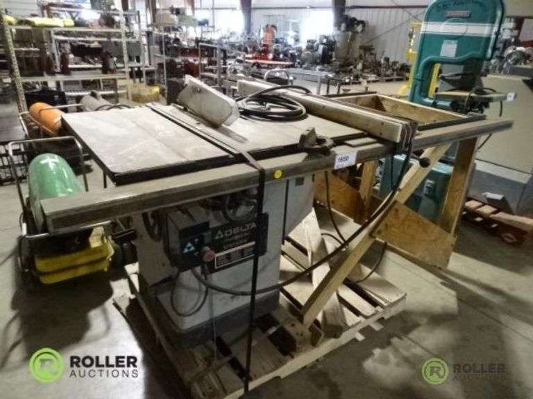 Delta 10in Unisaw Table Saw w/ Biesemeyer Saw Fence System Roller