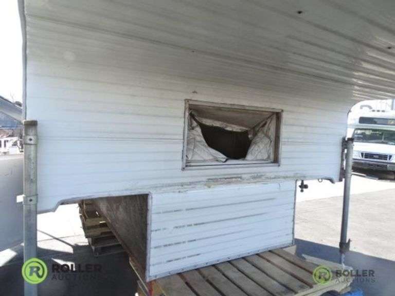 1971 Aljo Travel Trailers Funtime 95in x 192in In Bed Camper Roller