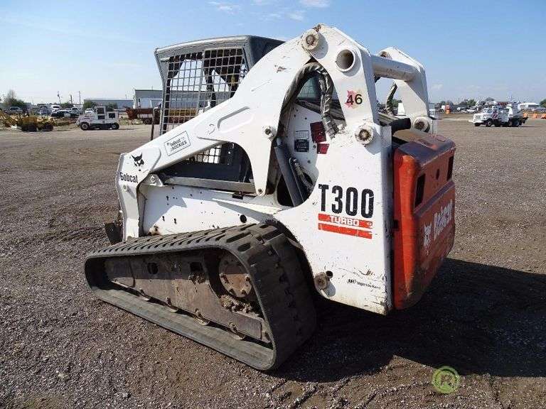 2005 BOBCAT T300 Crawler Skid Steer Loader, Auxiliary Hydraulics, 18 In