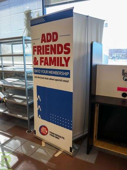 Retractable Sign Stands - Roller Auctions