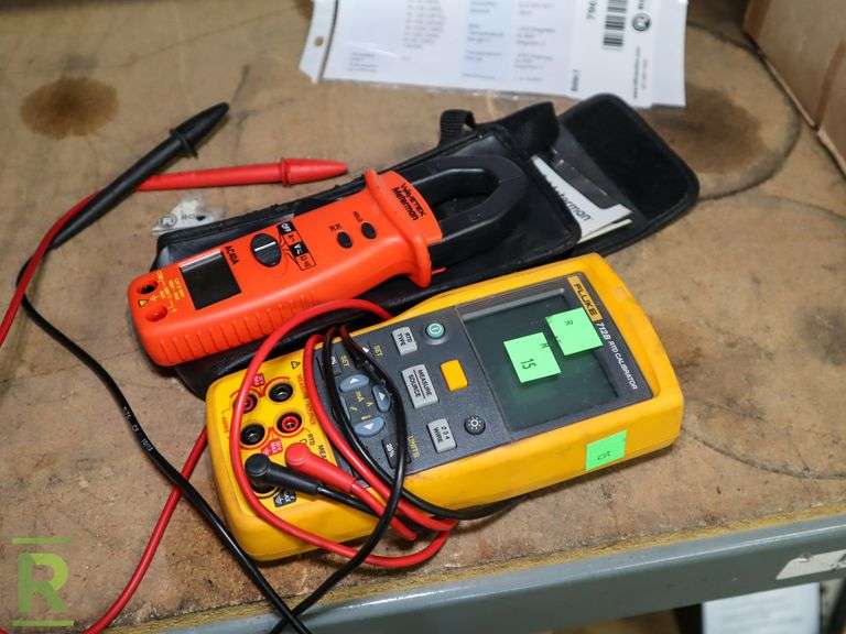 Wave Tek and Fluke Multimeter - Roller Auctions
