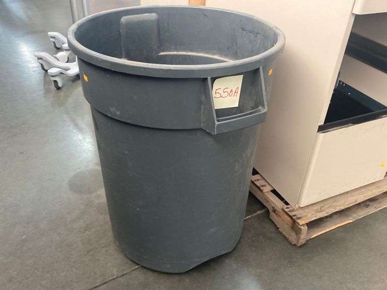 Husky 32Gallon Trash Can Roller Auctions