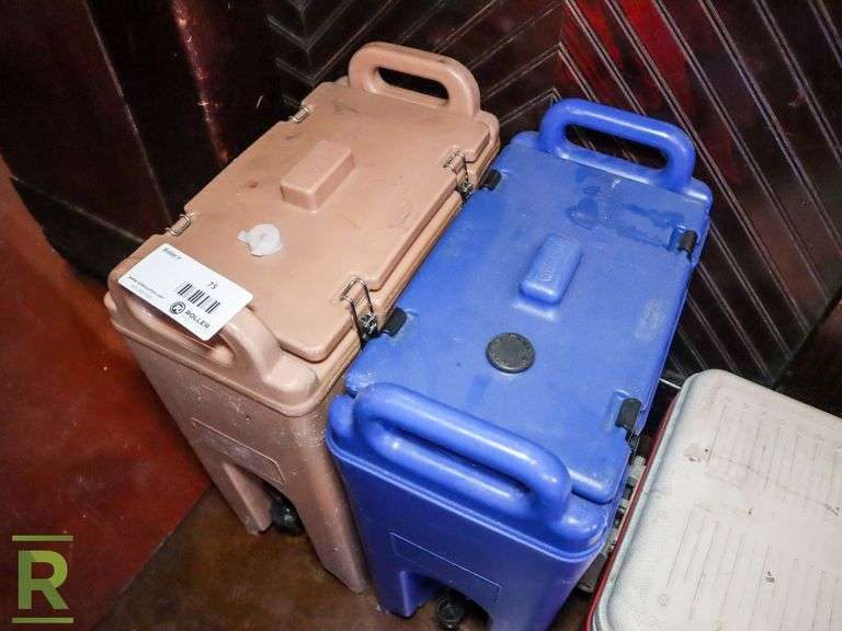 (2) Insulated Beverage Dispensers And Igloo Cooler - Roller Auctions