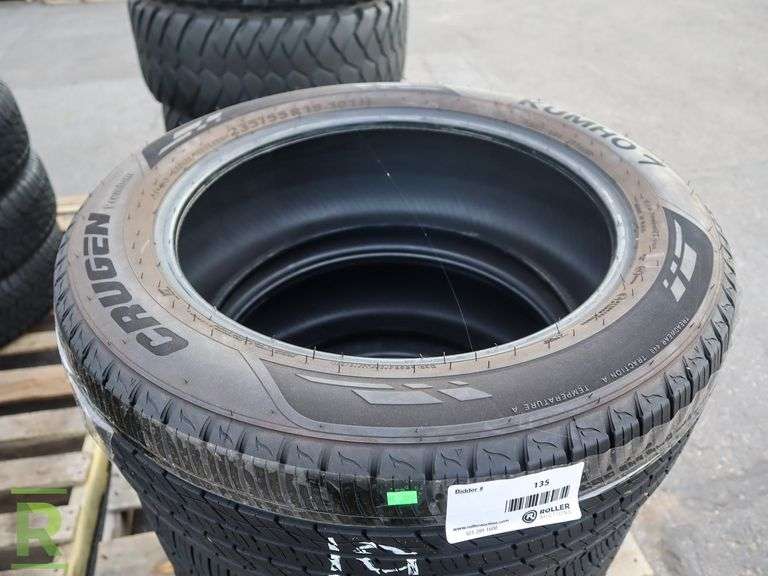 (4) 2020 Kumho Crugen 235/55R19 Tires - Roller Auctions