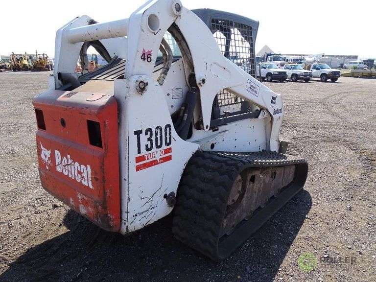 2005 BOBCAT T300 Crawler Skid Steer Loader, Auxiliary Hydraulics, 18 In